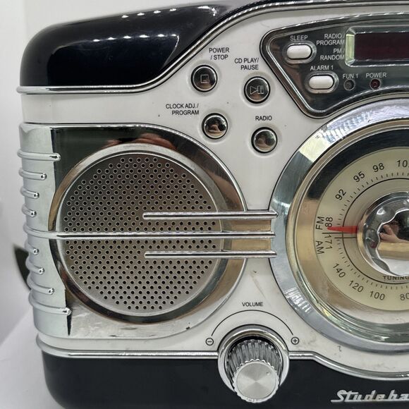 Studebaker SB2103BW Retro AM/FM CD Clock Radio Black Chrome Vintage Style Tested - Picture 3 of 12